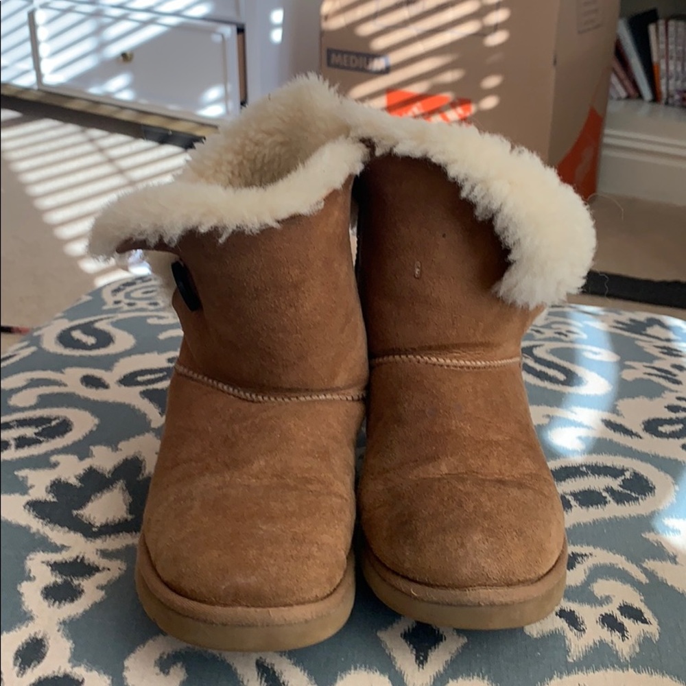 Bailey button uggs